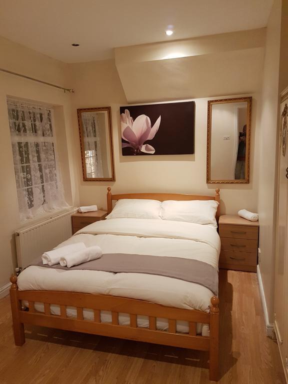 Paprika Guest House Epsom Ngoại thất bức ảnh